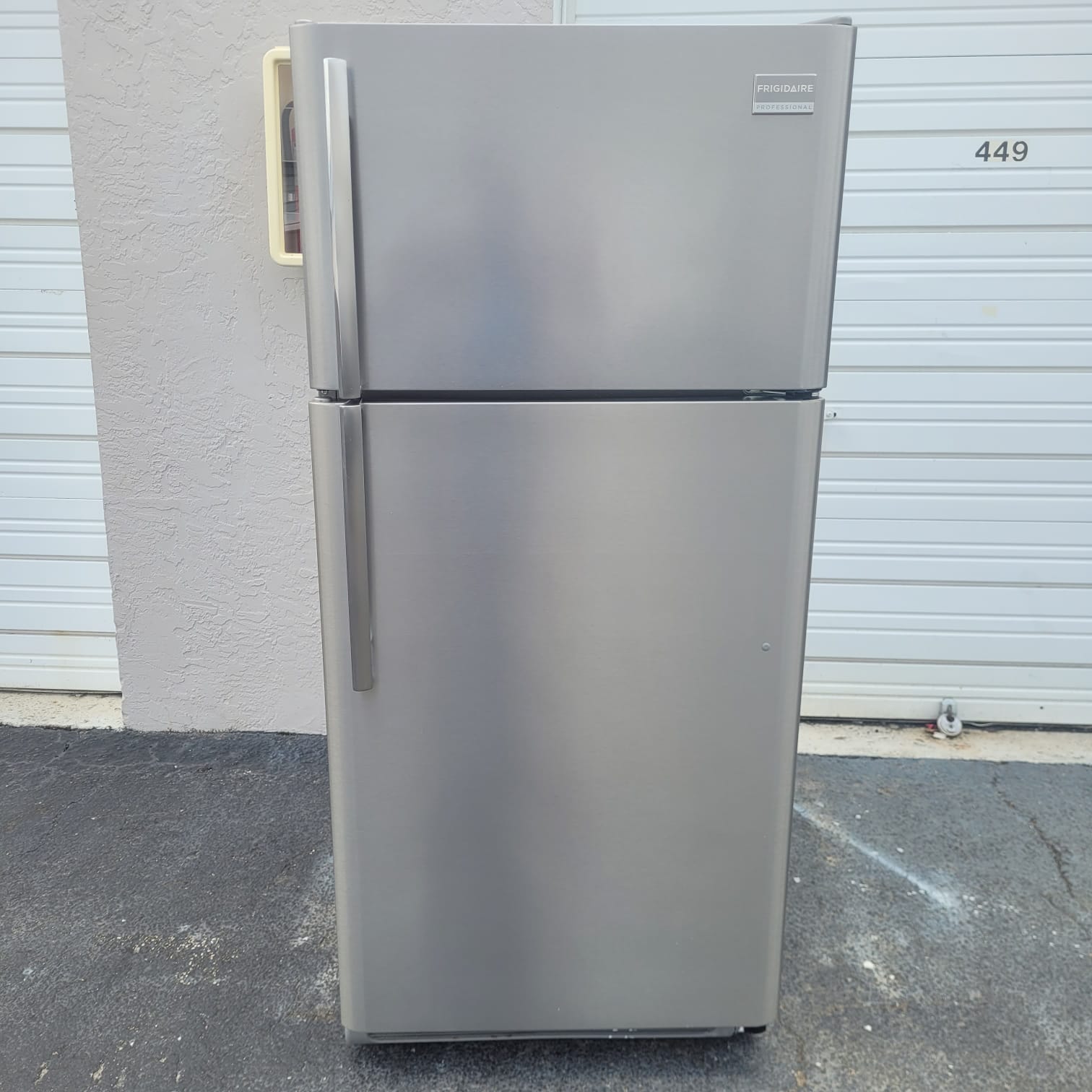 Frigidaire Stainless Steel Top and Bottom Refrigerator Frigidaire Stainless Steel Top and Bottom Refrigerator